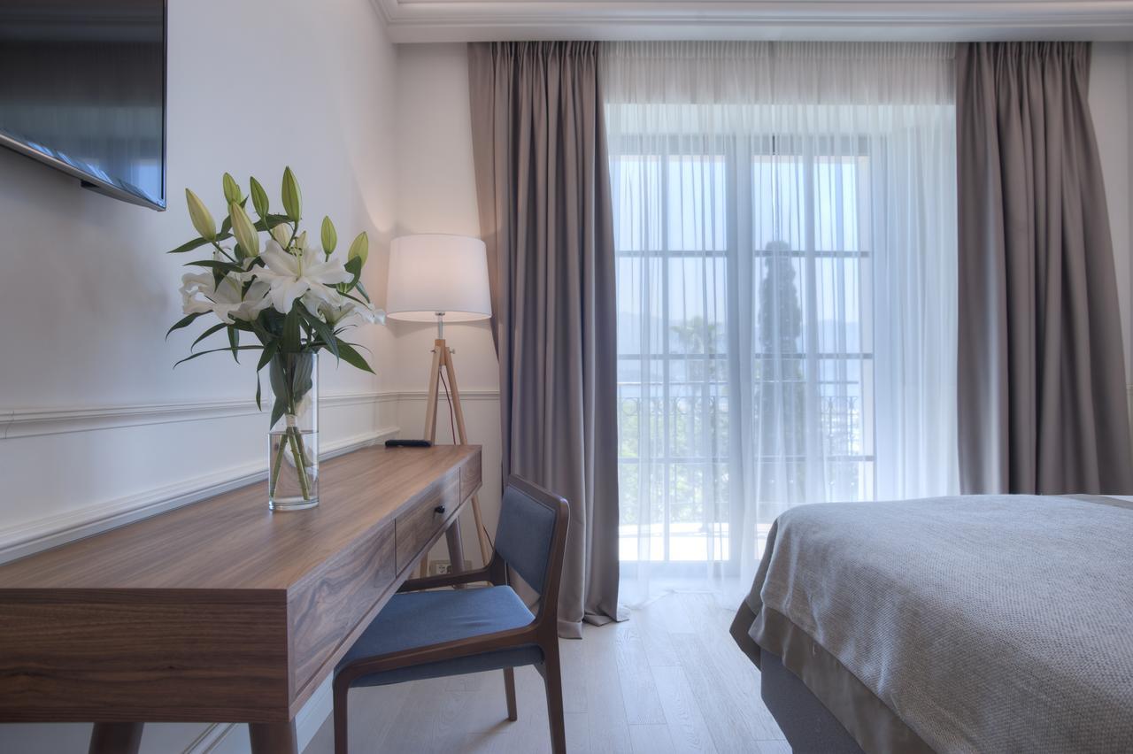 Hotel Majestic Будва Екстериор снимка